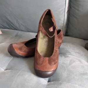 Merrell Mary Jane Flats, Brown Size 8